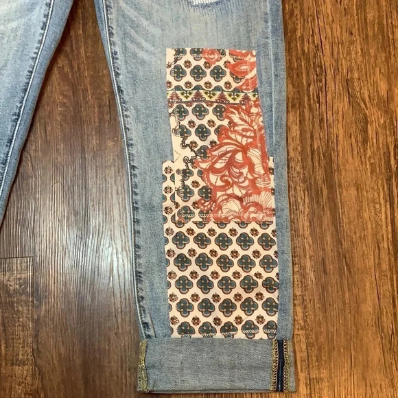 Tru Luxe Jeans Distressed Patchwork Boyfriend Size 6 NWT - Picture 5 of 14